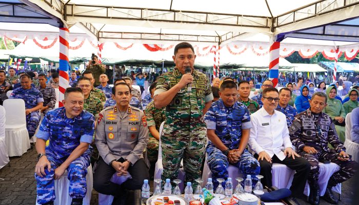 HUT Ke-79 TNI Tahun 2024, Pangdam XIV/Hsn Menghadiri Puncak Kegiatan Bakkes dan Baksos di Lantamal VI Makassar