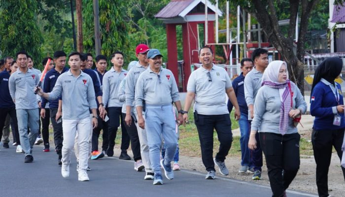 Jaga Kesehatan dan Kebugaran Pegawai, Rutan Pangkajene Gelar Jalan Sehat