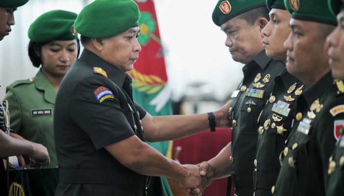 Pangdam XIV/Hsn Memimpin Sertijab Lima Pejabat Kodam