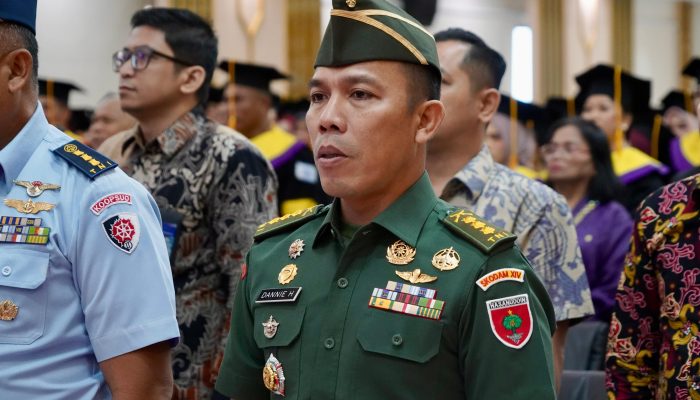 Pamen Ahli Bid Idpol Poksahli Pangdam XIV/Hsn Menghadiri Wisuda Daerah Universitas Terbuka Makassar 2024