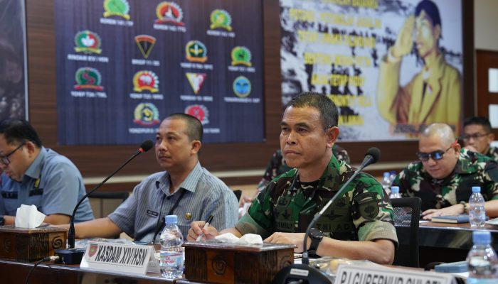 Gunakan Teknologi Drone dan Video, Kasdam XIV/Hsn Memonitoring dan Memantau Situasi TPS Melalui Vicon
