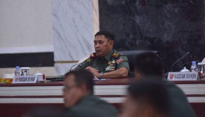 Pangdam XIV/Hsn Berikan Jam Pimpinan Kepada PJU, Kabalak dan Seluruh Dansat Jajaran Kodam XIV/Hsn