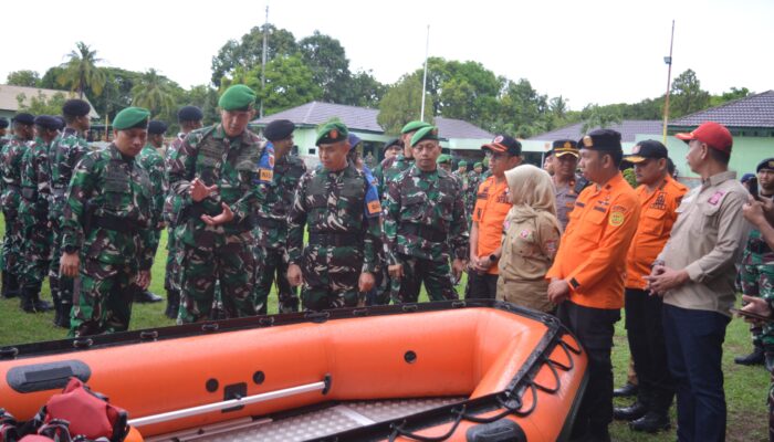Kasdam XIV/Hsn Membuka Latihan Penanggulangan Bencana Alam Banjir Kodam XIV/Hsn TA 2024