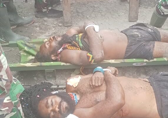 Apkam TNI-POLRI Lumpuhkan 2 Orang Kelompok OPM di Pasar Sinak Kab Puncak