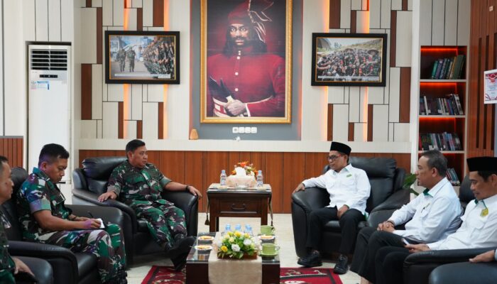 Pangdam XIV/Hsn, Mayjen TNI Bobby Rinal Makmun, S.I.P., Terima Audiensi dari Kakanwil Kemenag Sulsel
