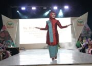 Persit Persatuan Istri Prajurit KODAM XIV/Hasanuddin Tampilkan Kreasi Tenun Khas Tolaki untuk Program #PersitBisa