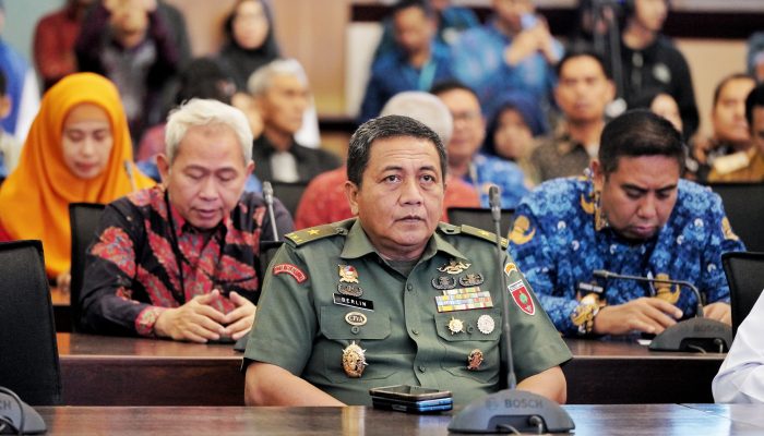 Irdam XIV/Hsn Hadiri Pengukuhan Kepala OJK Prov. Sulsel dan Sulbar