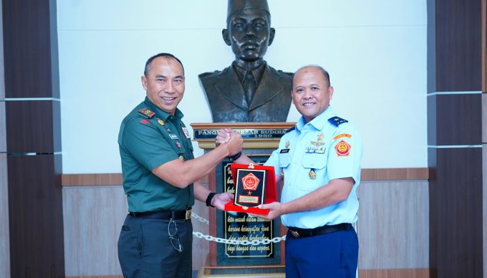 Pangdam XIV/Hsn Terima Kunjungan Silaturahmi Kaotmilti IV Makassar