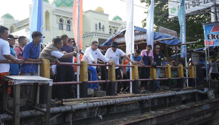 Hari Lingkungan Hidup Sedunia, Wali Kota Munafri Pimpin Aksi Bersih Kanal di Makassar