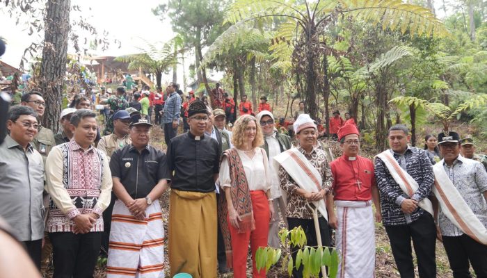 Munafri Hadiri Festival Hutan Toraja:  Persaudaraan Kita Lebih Kuat dari Perbedaan