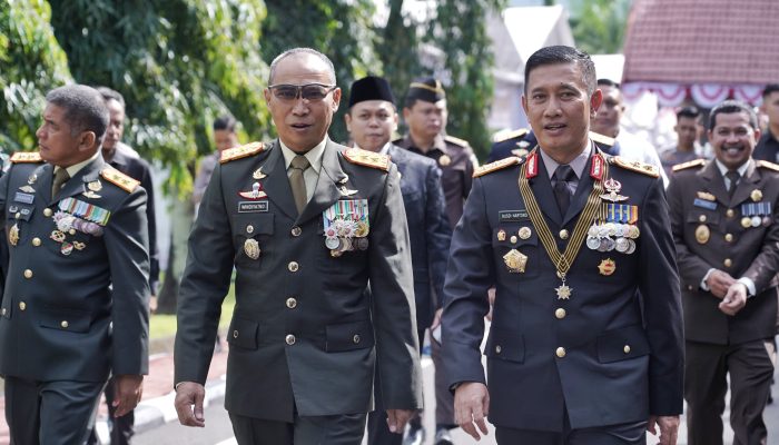 Pangdam XIV/Hsn Hadiri Upacara Peringatan Hari Bhayangkara ke-79 di Mapolda Sulsel