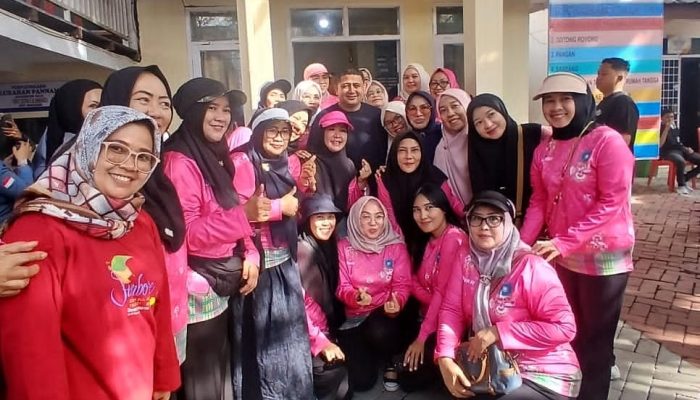 TP PKK Makassar Kompak Berbenah di Kelurahan Panampu untuk Menyambut Lomba
