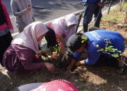 Tunjukkan Komitmennya, PKK Makassar Tanam Bougenville dan Kompos Biopori di Anjungan Losari