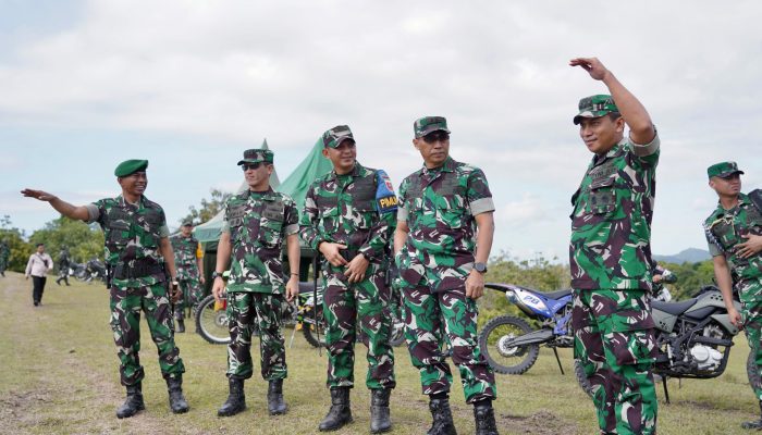 Pangdam XIV/Hsn Tinjau Latihan Menembak Senjata Ranpur Yonkav 10/Mendagiri di Bance’e Bone