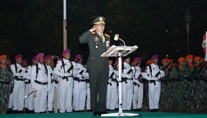 Peringatan HUT Ke-80 Kemerdekaan RI, Pangdam XIV/Hsn Pimpin Apel Kehormatan dan Renungan Suci di Taman Makam Pahlawan Panaikang