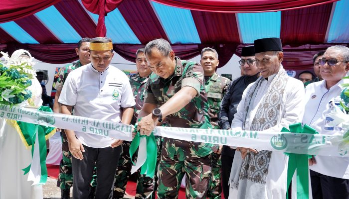 Resmikan Masjid Al-Ikhlas Deninteldam XIV/Hsn, Pangdam Ajak Prajurit Makmurkan Rumah Allah