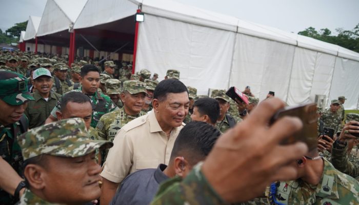 Pangdam XIV/Hasanuddin Dampingi Menhan RI Berikan Pembekalan Jambore Kepala Desa di Rindam