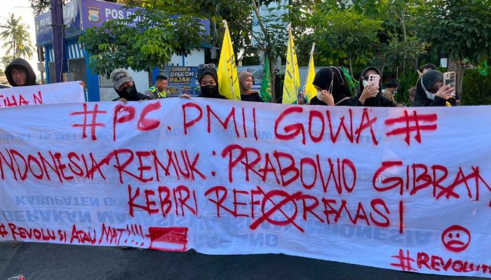 “REFORMASI DIKEBIRI” PMII GOWA GELAR AKSI DESAK EVALUASI KABINET DAN KEBIJAKAN NASIONAL