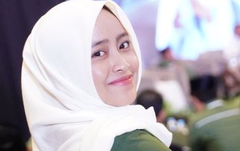 Amplop di Balik Kehadiran: Tubuh Perempuan dan Anak sebagai Komoditas Legitimasi