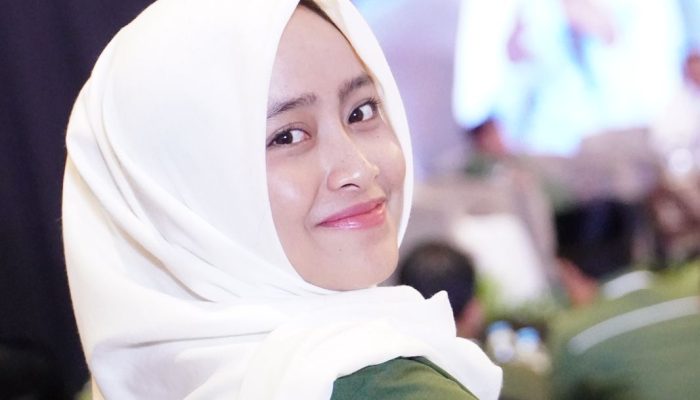 Amplop di Balik Kehadiran: Tubuh Perempuan dan Anak sebagai Komoditas Legitimasi